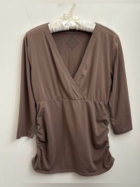 Motherhood Brown Nursing/Maternity Top size large